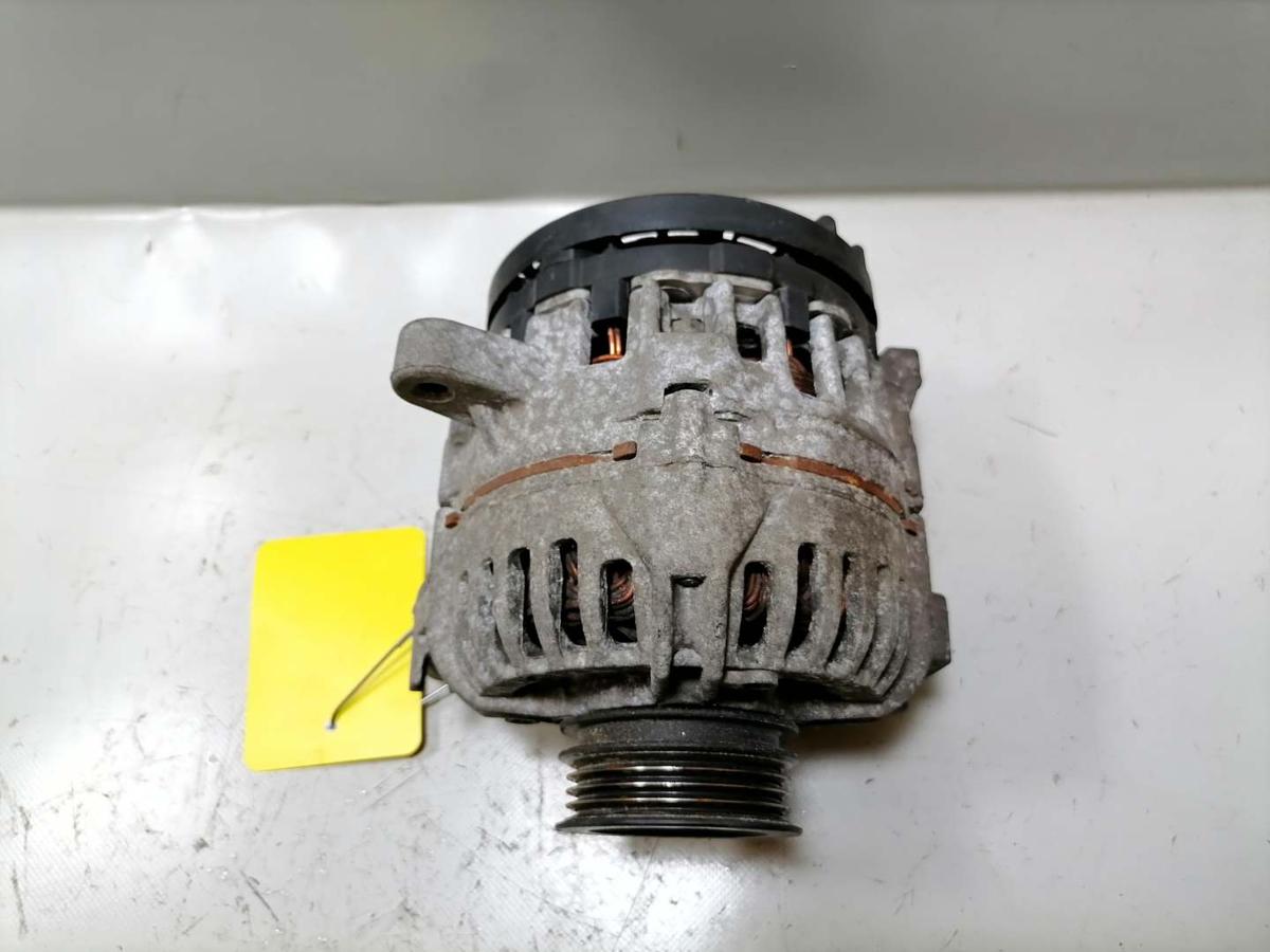 Renault Twingo 2 original Lichtmaschine Generator 1,2 56KW Bj.2009